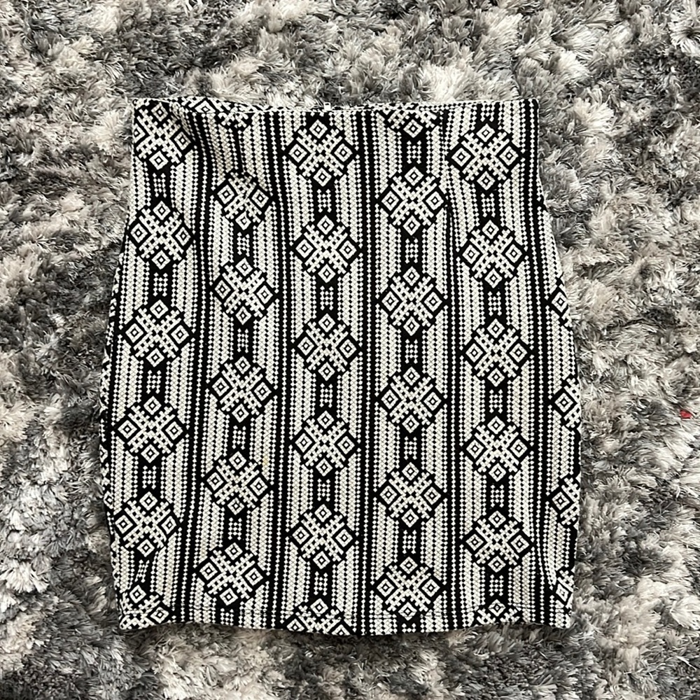 Black and white knit tribal print high waisted skirt